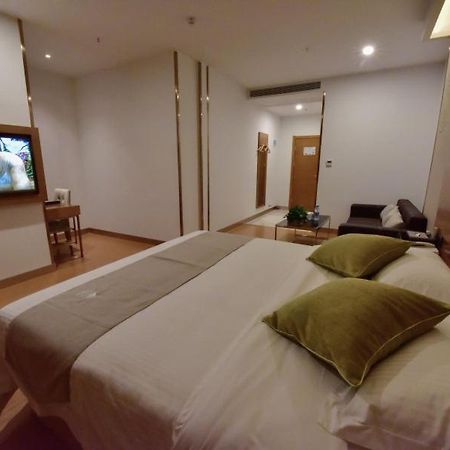 格林豪泰黄冈蕲春县欧亚达广场智选酒店 Qichun 外观 照片